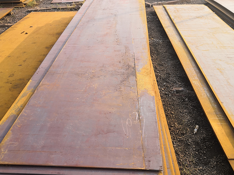 今日唐山Q390CZ15高強(qiáng)鋼板鋼市弱勢(shì)下行，成交一般偏弱